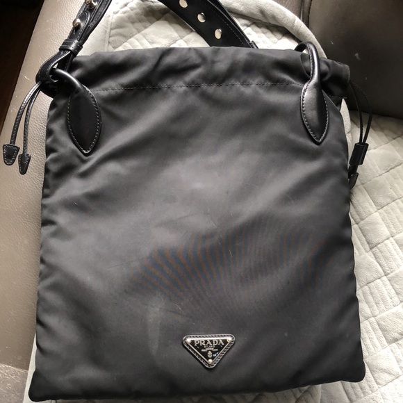 Prada nylon cross bag with adjustable leather shoulder strap - Picture 15 of 16